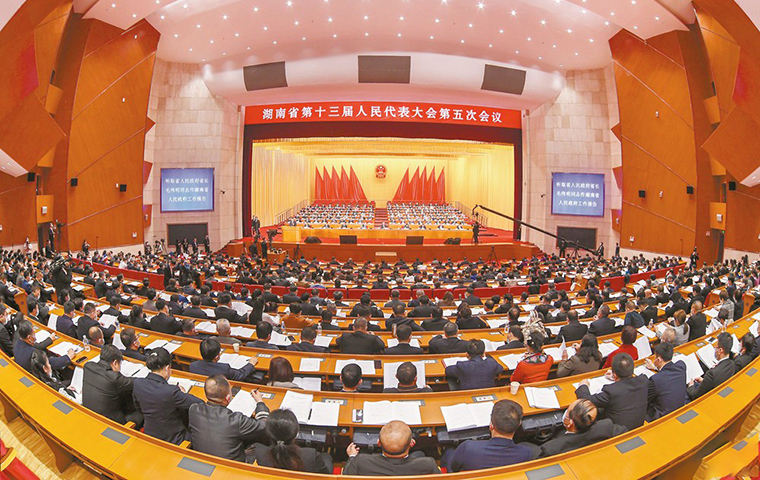 胡國安委員出席湖南省政協(xié)十二屆五次會(huì)議，提案引多方熱議媒體聚焦報(bào)道